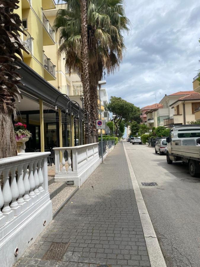 Hotel Modenese Ριτσιόνε Εξωτερικό φωτογραφία